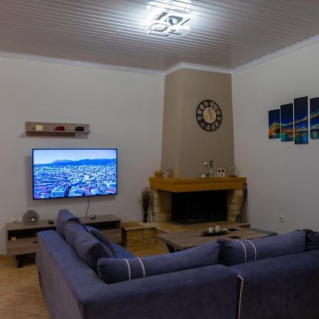G.R Luxury Apartment Kalligoni Exterior foto